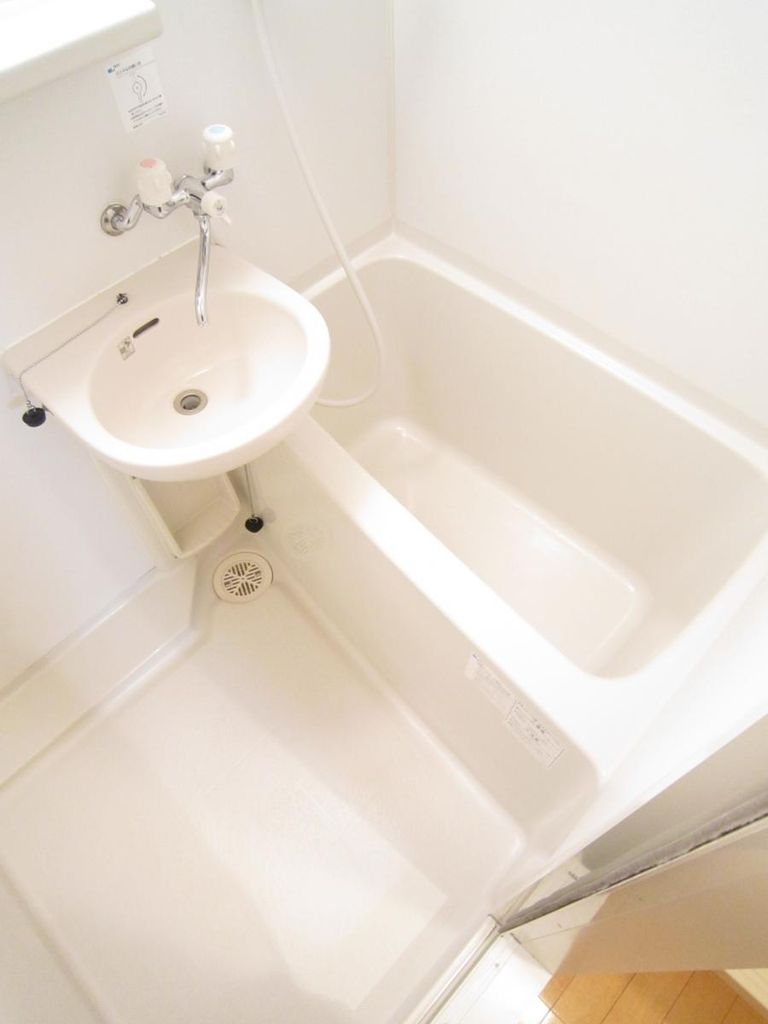 バス・シャワールーム　バス