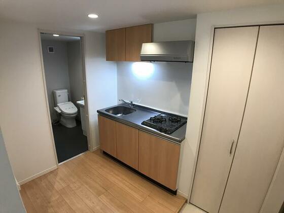 キッチン　※別号室の写真のため現況と少し異なります