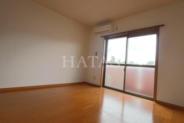 居室・リビング　同物件別部屋です。