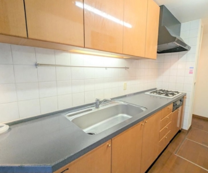 キッチン　3口ガスグリル付システムキッチン