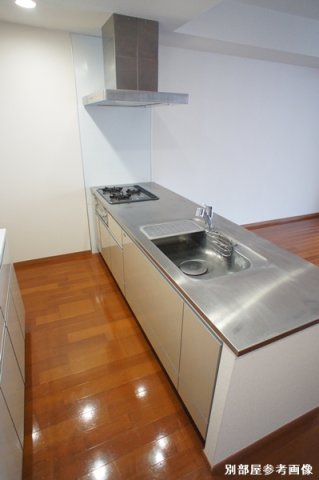 キッチン　周りを見渡しながら調理のできるカウンターキッチンです♪