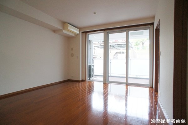 居室・リビング　使いやすい形の為、レイアウトを楽しめます♪