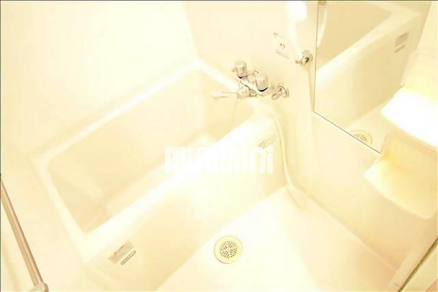 バス・シャワールーム　清潔感のあるバスルームです☆