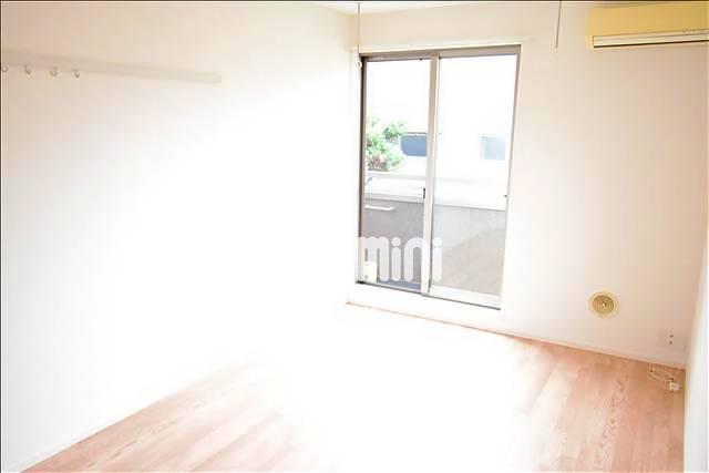 居室・リビング　開放的なお部屋です♪