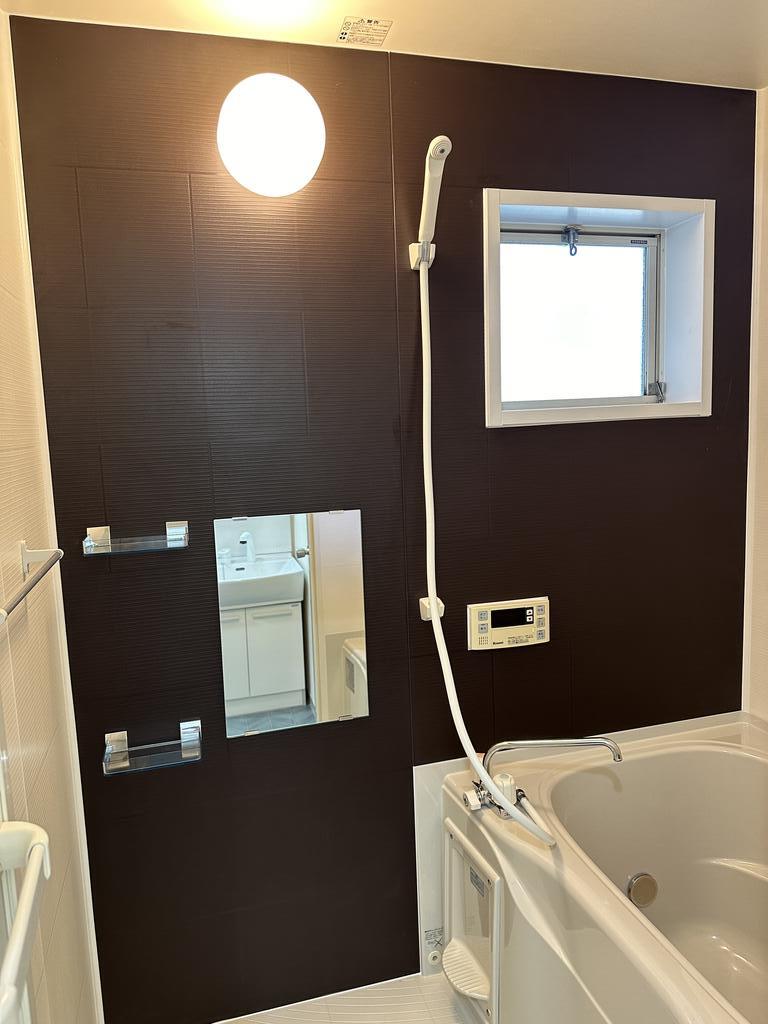 バス・シャワールーム　ユニットバス新品交換済み