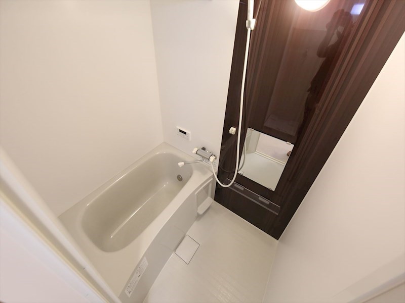 バス・シャワールーム　浴室暖房乾燥機付　追い焚き・オートバス機能付お風呂　同仕様写