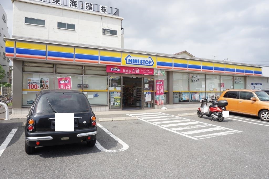 コンビニ　ミニストップ 鹿浜4丁目店（コンビニ）まで376m