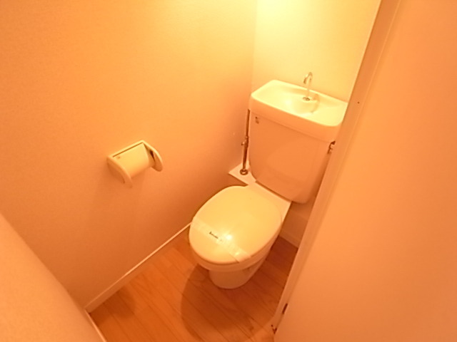 トイレ　温水洗浄に変更