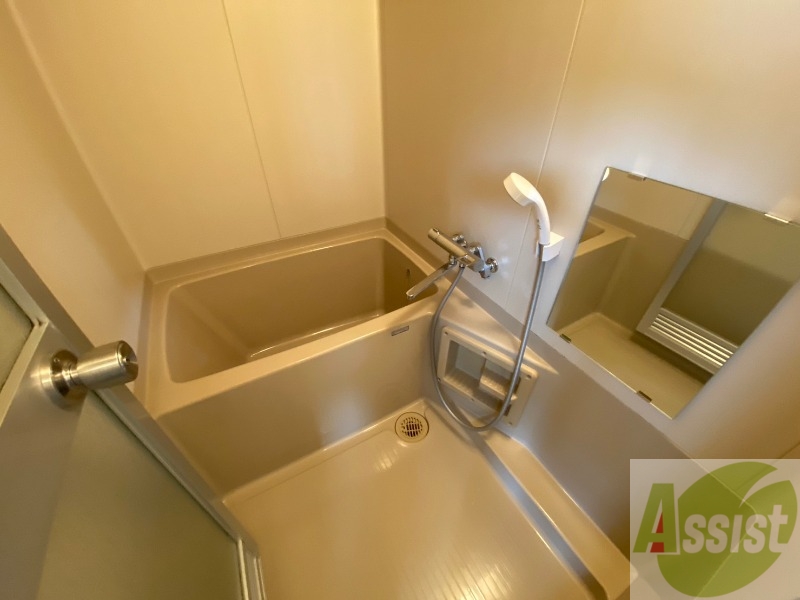 バス・シャワールーム　ユニットバスです。疲れを癒すのに欠かせませんね！