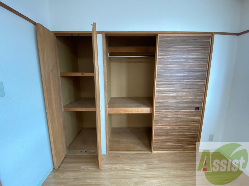 収納　寝室の収納です。部屋がすっきり片付きます。