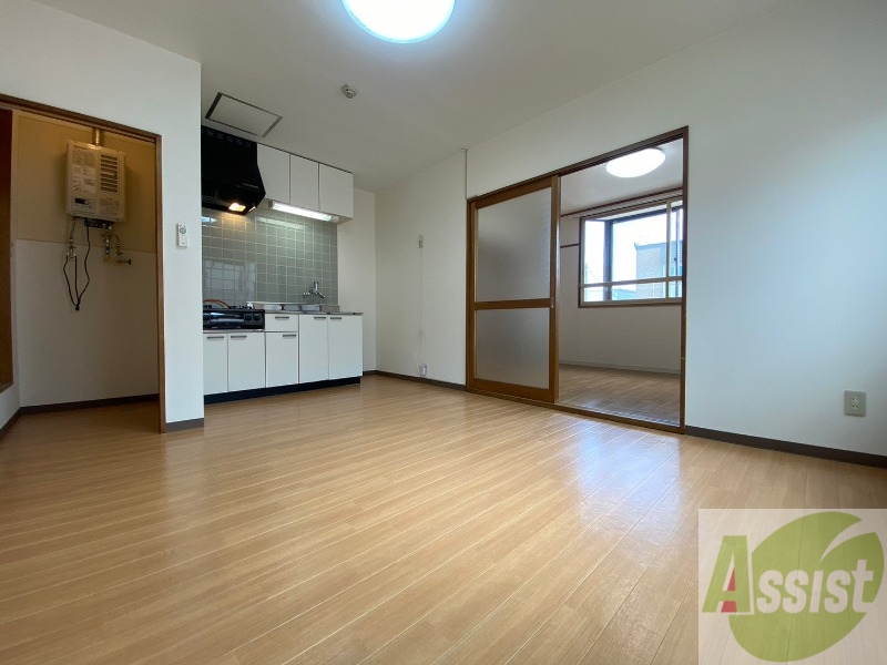 居室・リビング　広くてキレイなお部屋が広がっていて、充実した生活が送れそう。