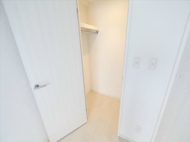 収納　ウォークインクローゼット（収納充実してます）