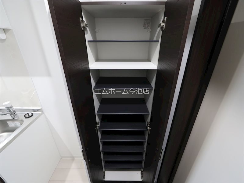 玄関　玄関（シューズボックス付）