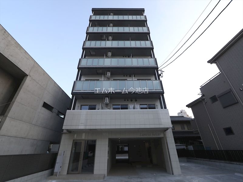 建物外観　外観　オートロック防犯カメラTVモニターホン宅配BOX完備