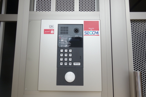 エントランス　オートロック付き