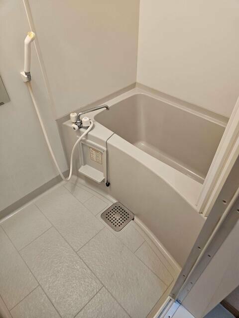 バス・シャワールーム　同棟別室?