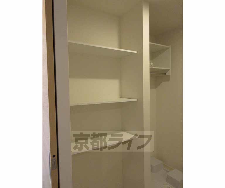 収納　ちょっとした棚です