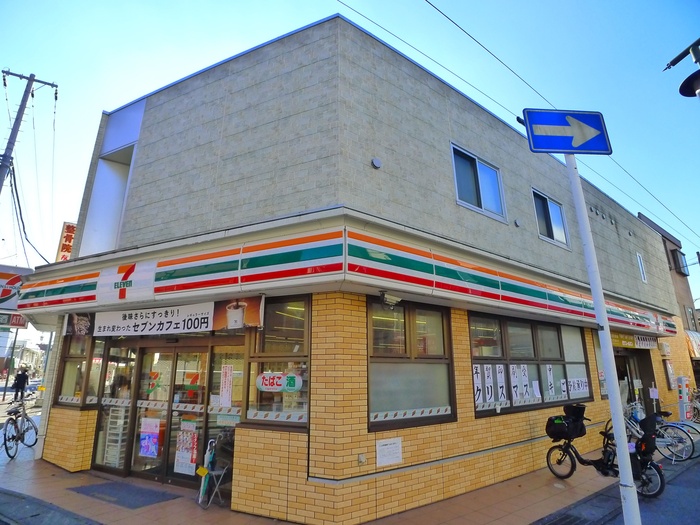 コンビニ　セブンイレブン（コンビニ）まで381m