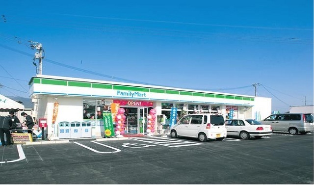 コンビニ　ファミリーマート倉敷平田店（コンビニ）まで950m