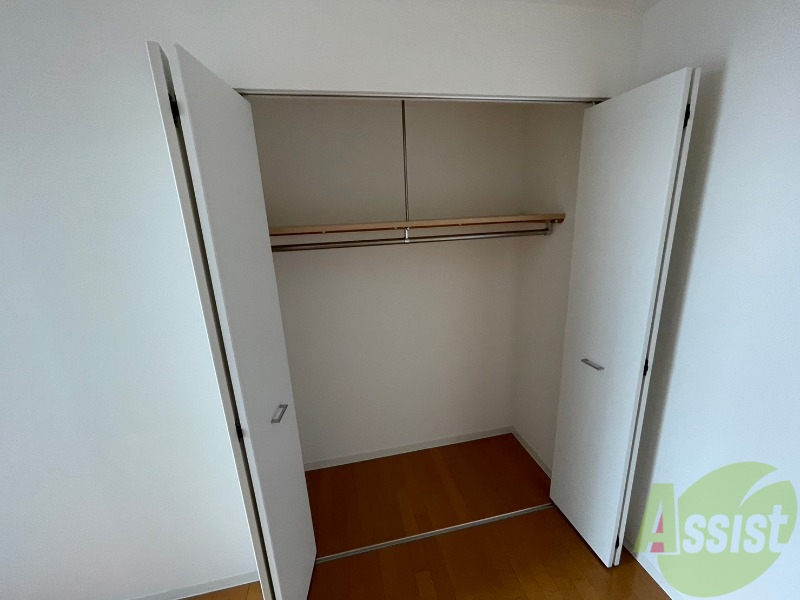 収納　寝室の収納です。部屋がすっきり片付きます。