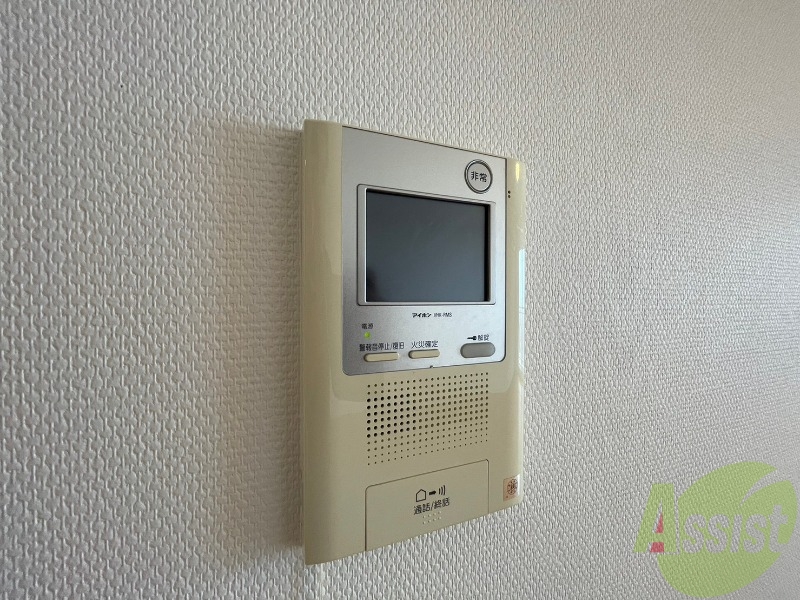 セキュリティ　ＴＶモニター付インターホンです。来客者の顔が見えるので安心！