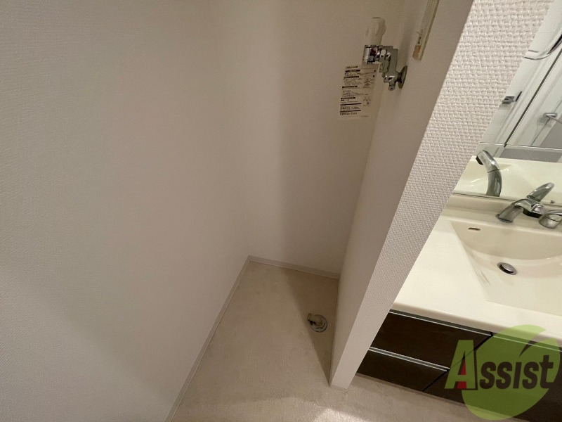 その他設備　こちらの脱衣所に洗濯機置場がありますよ！