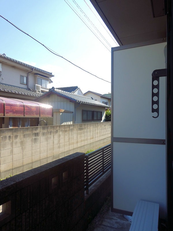 バルコニー　（１０２写真参照）