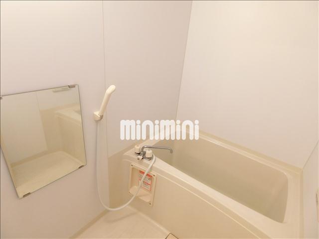 バス・シャワールーム　追焚き、浴室乾燥付きのお風呂。