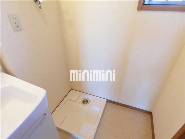 その他設備　室内洗濯機置場には排水パン付きです。