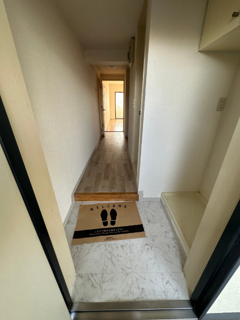 玄関　同棟別部屋