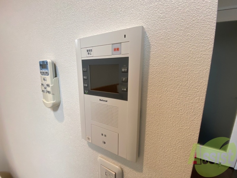 セキュリティ　ＴＶモニター付インターホンです。来客者の顔が見えるので安心！