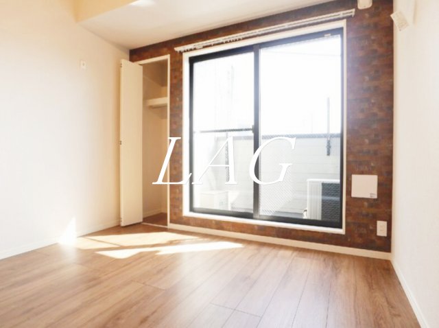 居室・リビング　洋室のお部屋です。（同仕様です。）