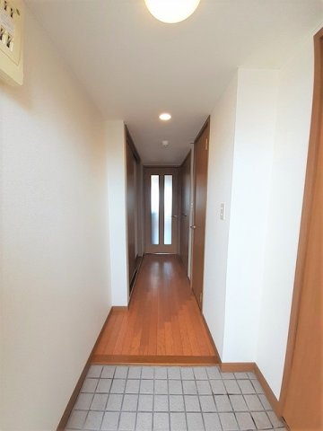 玄関　収納もある玄関です
