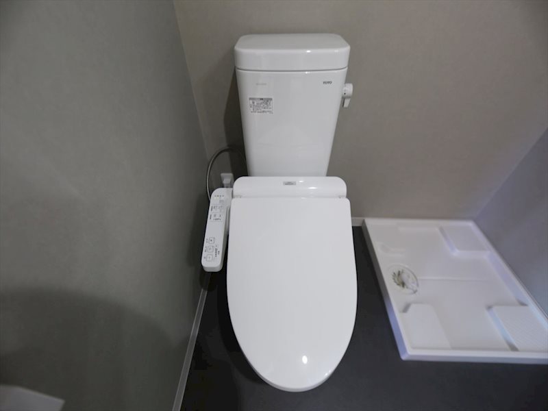 トイレ　温水洗浄暖房便座付トイレ