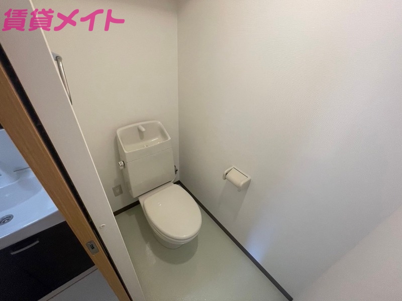 トイレ　同物件別部屋写真