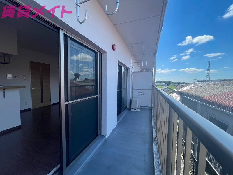 バルコニー　同物件別部屋写真