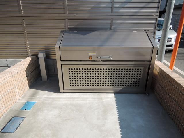 エントランス　★敷地内ゴミ置き場★