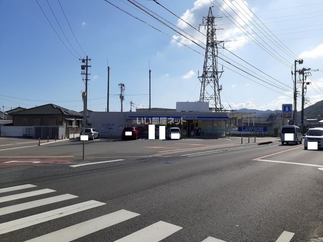 コンビニ　ローソン 津田町津田店（コンビニ）まで243m