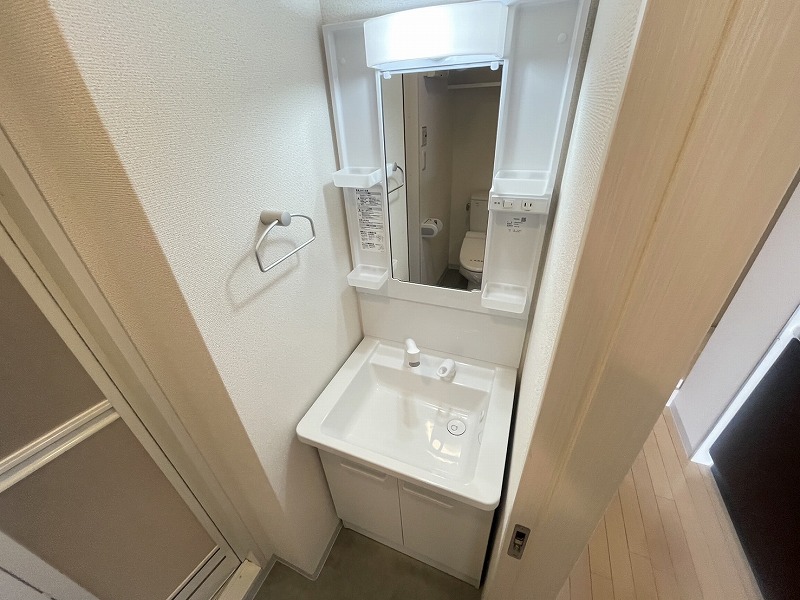 洗面設備　スペースが確保できる洗面所です