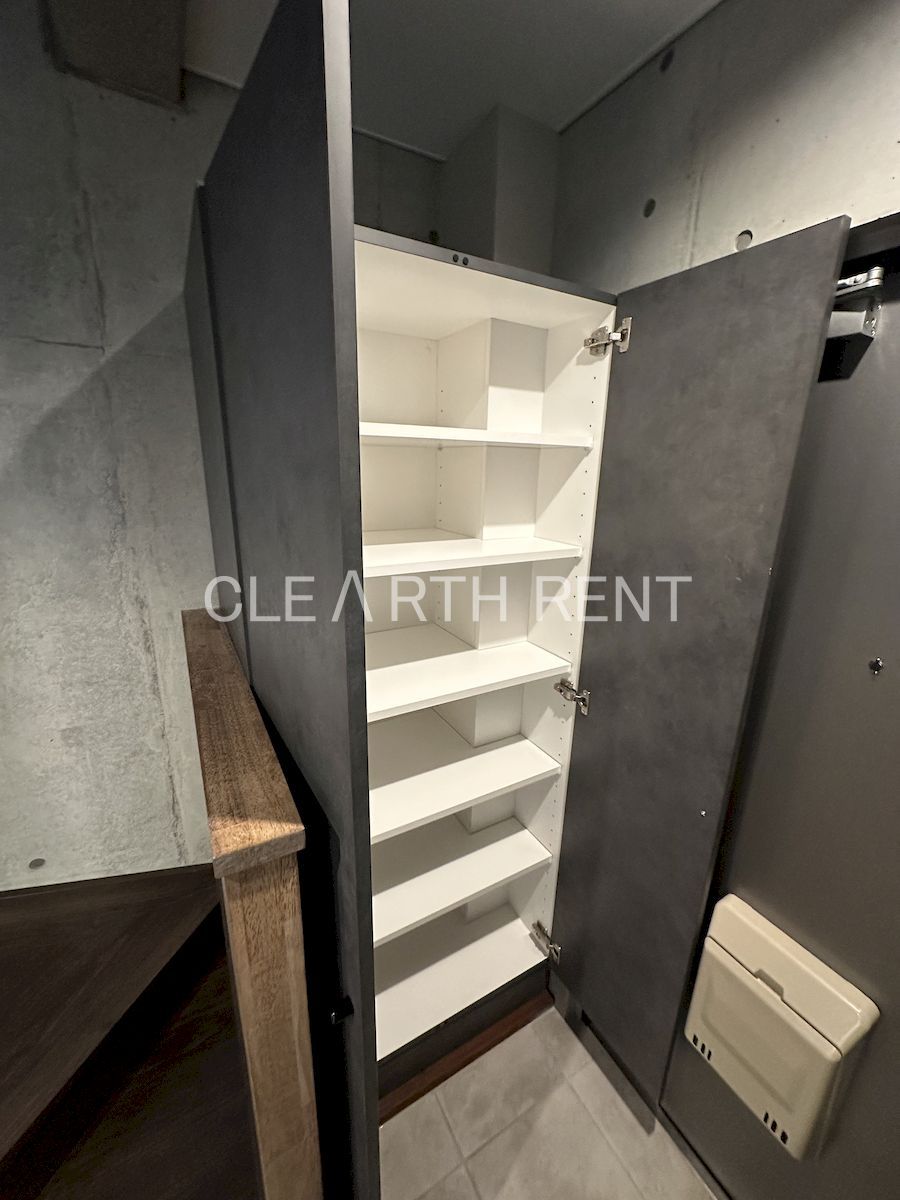 収納　縦型のシューズボックス