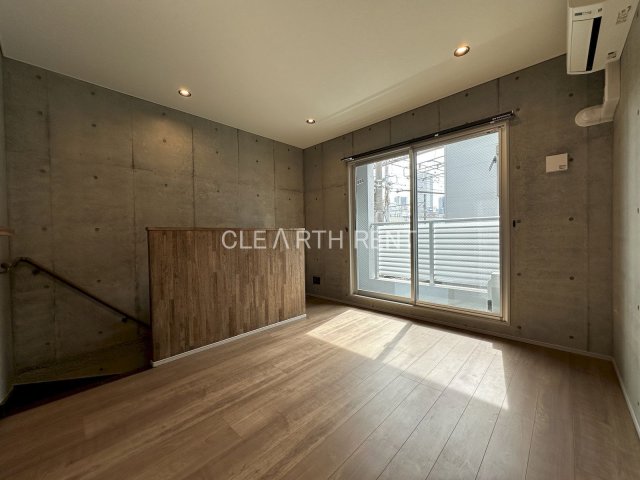 居室・リビング　スタイリッシュなコンクリート打ちっぱなし構造