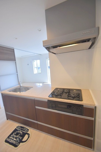 キッチン　３口対面システムキッチン