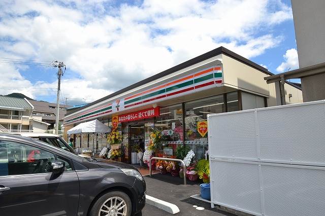 コンビニ　セブンイレブン　上安2丁目店（コンビニ）まで599m
