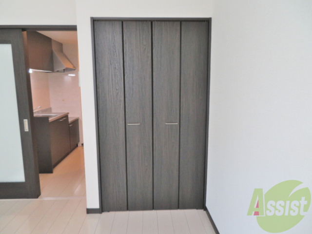 収納　８．３帖の洋室には、クローゼットがあります。