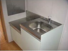 キッチン　コンパクトなキッチンで掃除もラクラク