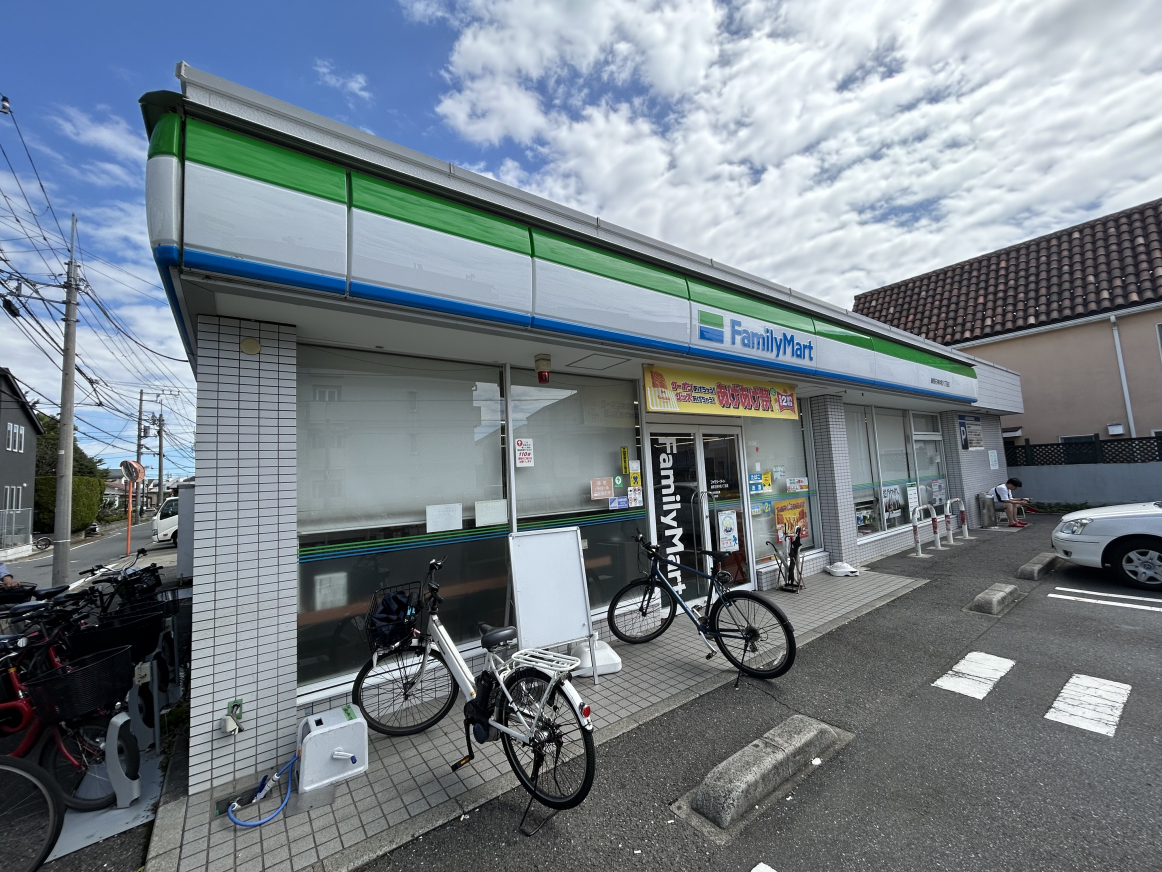 コンビニ　ファミリーマート練馬石神井町八丁目店（コンビニ）まで166m