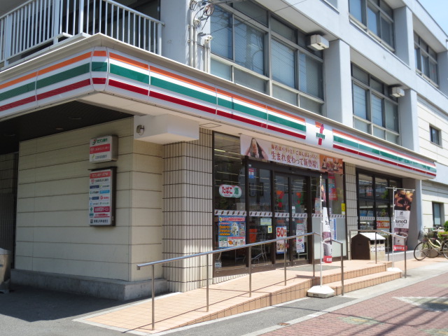 コンビニ　セブンイレブン練馬東大泉ＮＴＴビル店（コンビニ）まで421m