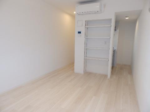 居室・リビング　室内