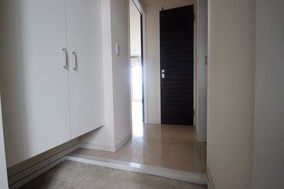 玄関　※別部屋の写真です