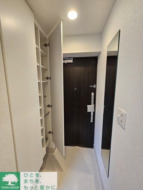 玄関　お部屋探しは株式会社　タウンハウジング　までお気軽にお問合…